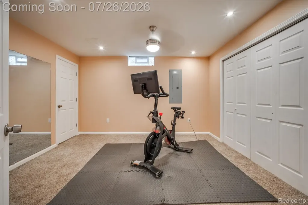 11226 Wilshire Drive Shelby Charter Township MI 48315