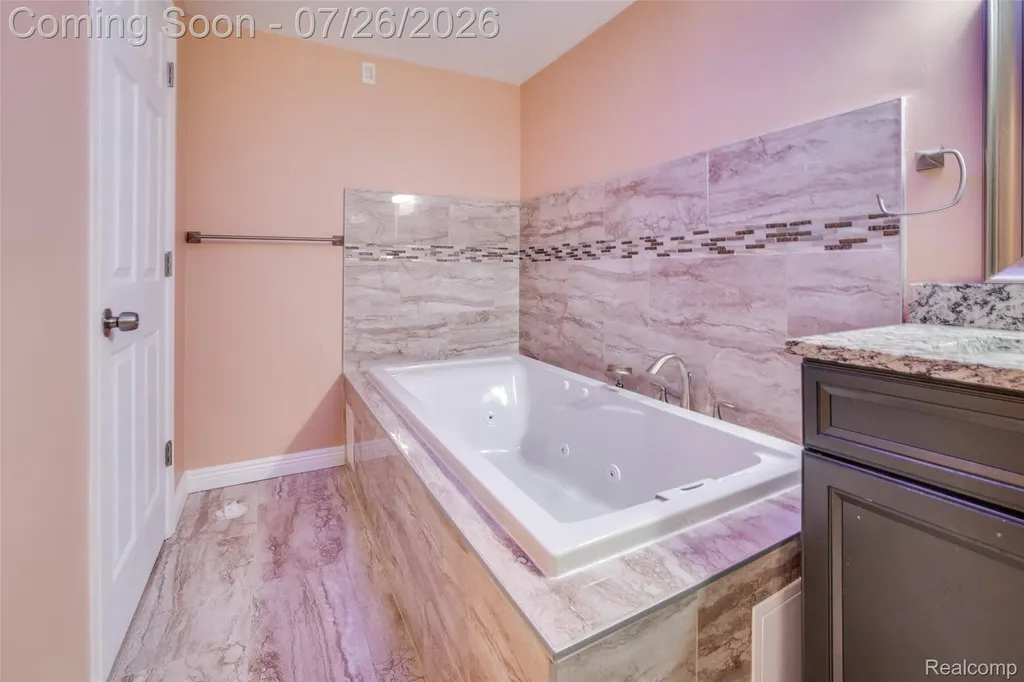 11226 Wilshire Drive Shelby Charter Township MI 48315