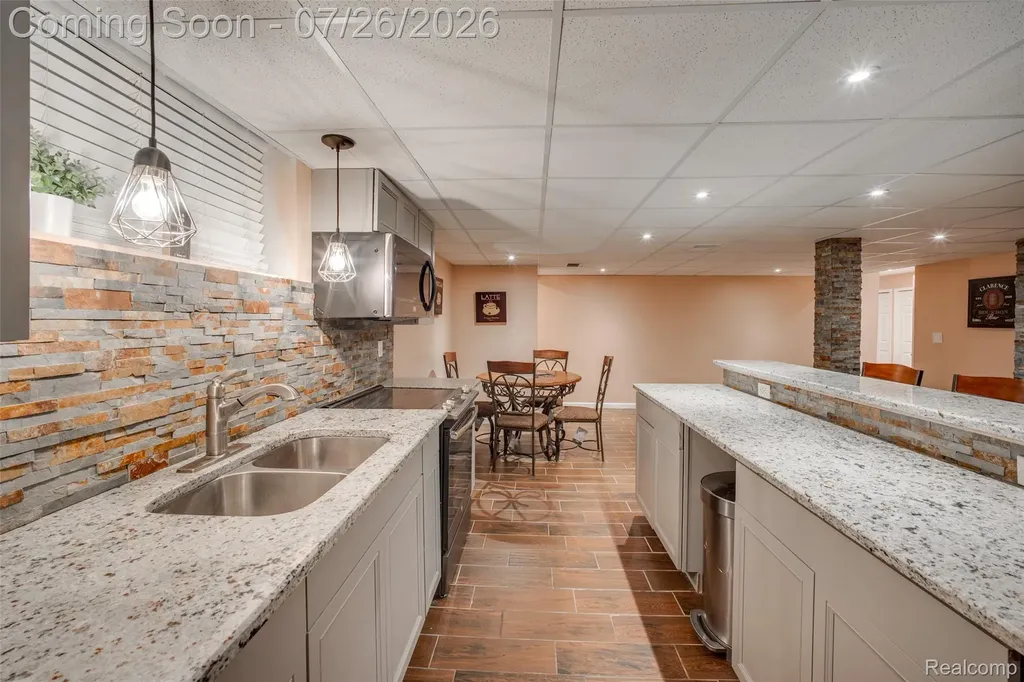 11226 Wilshire Drive Shelby Charter Township MI 48315