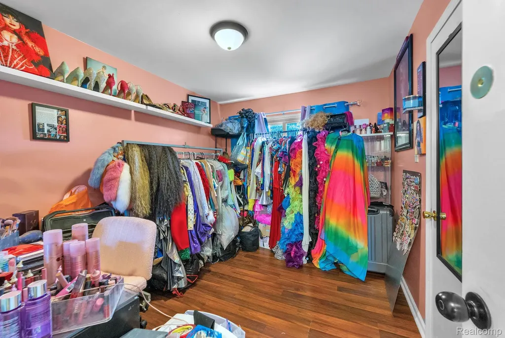 2140 Ford Boulevard Lincoln Park City MI 48146