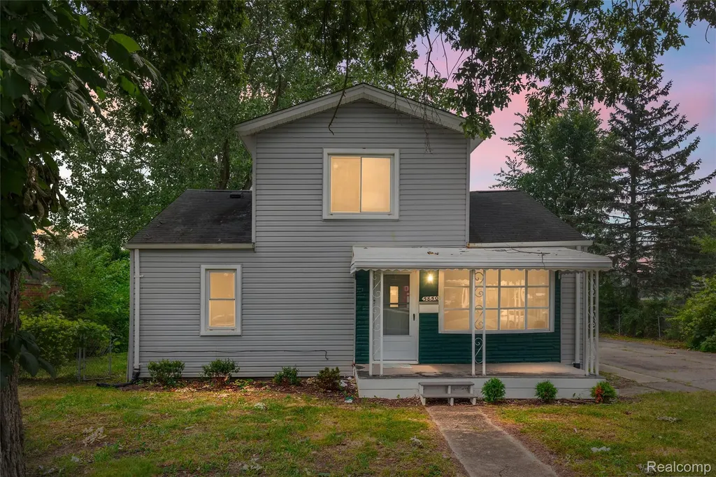 5850 Deering Street Garden City City MI 48135