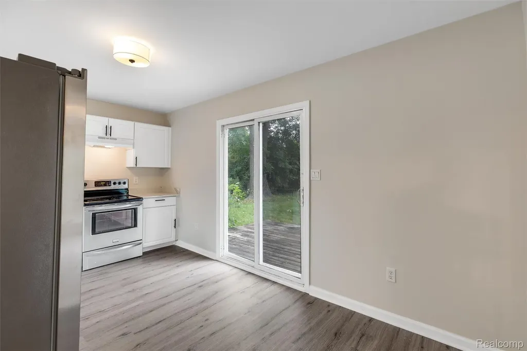 5850 Deering Street Garden City City MI 48135