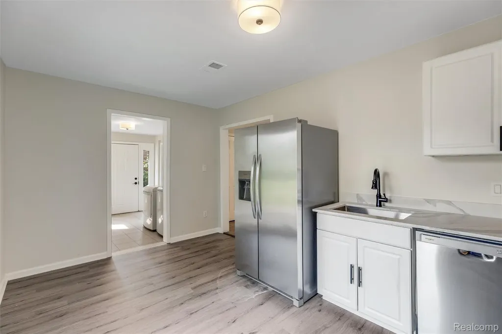 5850 Deering Street Garden City City MI 48135