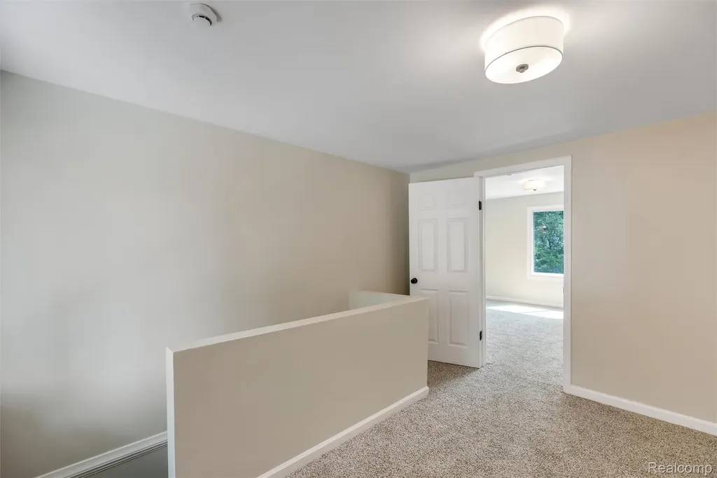5850 Deering Street Garden City City MI 48135
