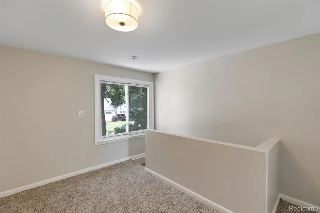 5850 Deering Street Garden City City MI 48135