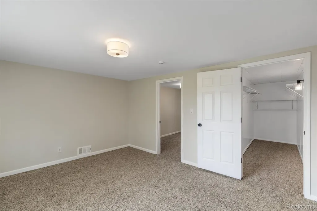 5850 Deering Street Garden City City MI 48135