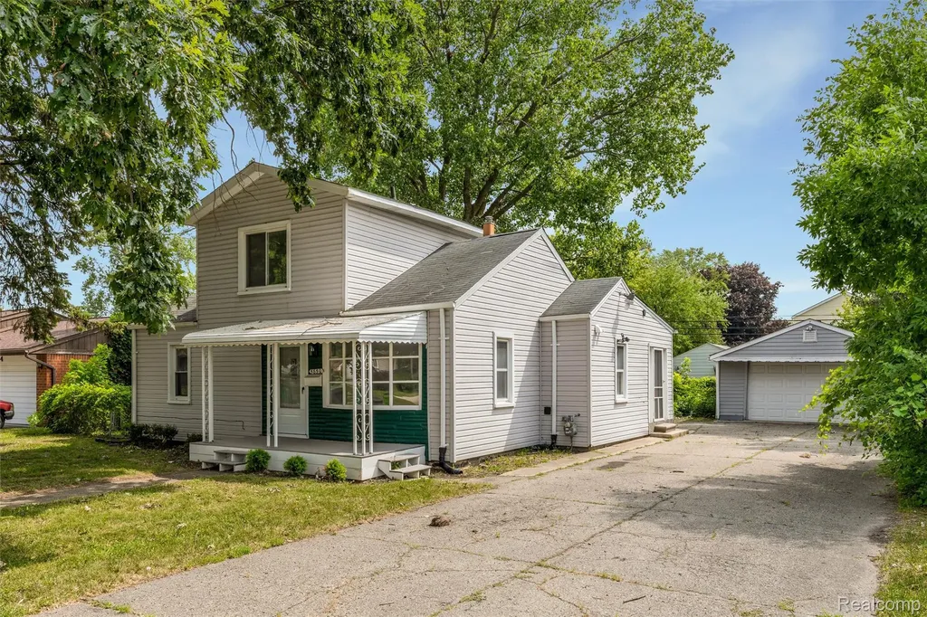 5850 Deering Street Garden City City MI 48135