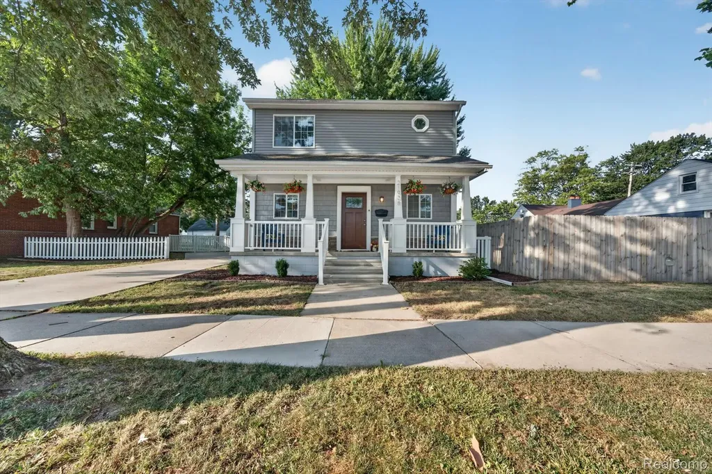 21908 Rosedale Street St. Clair Shores City MI 48080