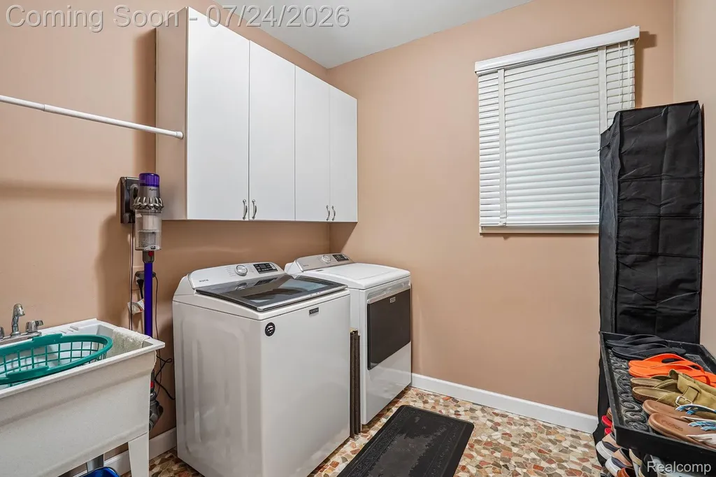 4500 Boxwood Court Oakland Charter Township MI 48306