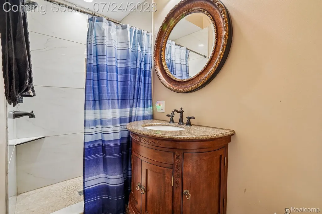 4500 Boxwood Court Oakland Charter Township MI 48306