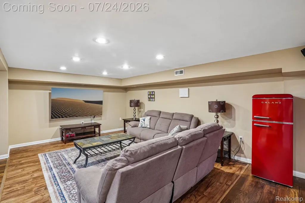 4500 Boxwood Court Oakland Charter Township MI 48306