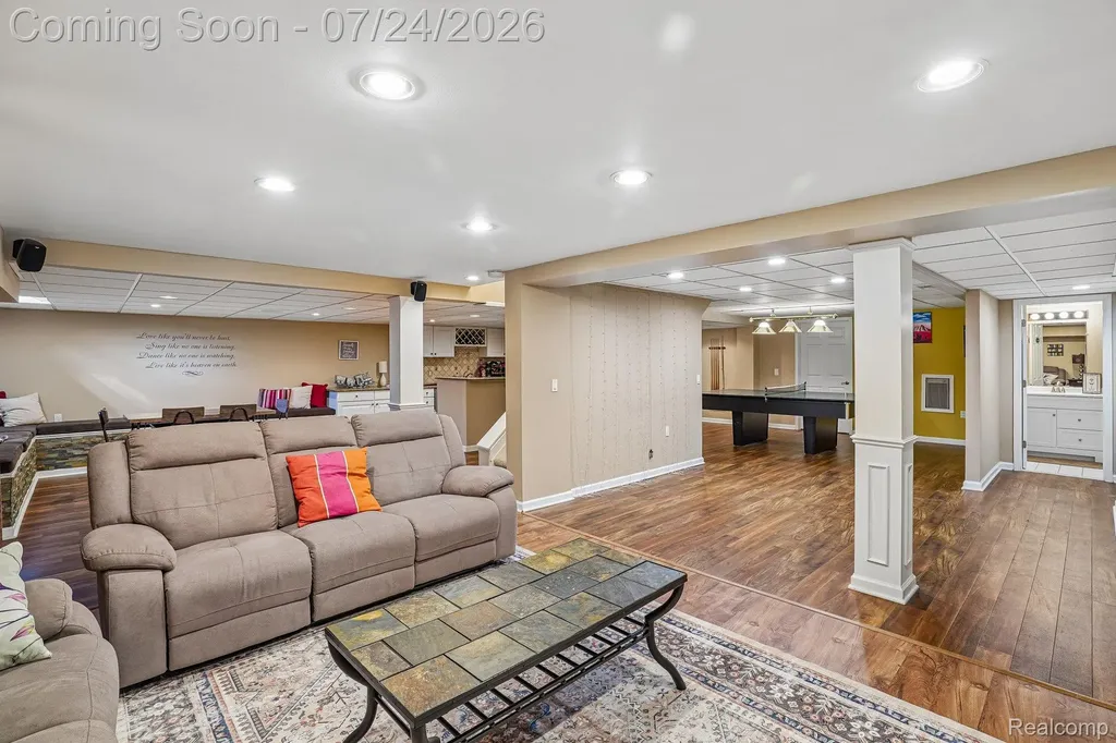 4500 Boxwood Court Oakland Charter Township MI 48306
