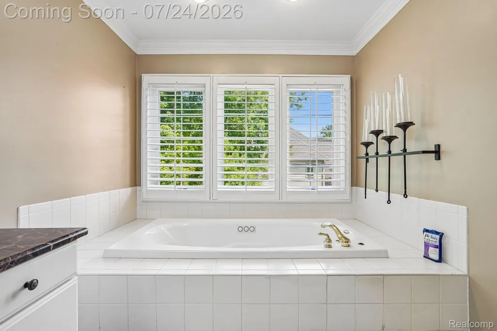 4500 Boxwood Court Oakland Charter Township MI 48306