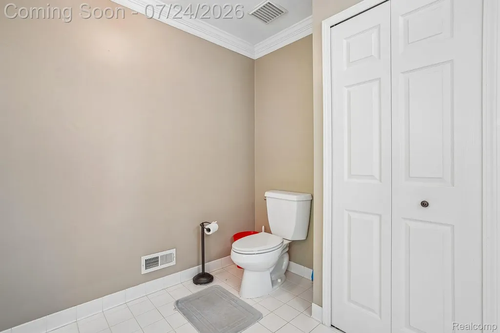 4500 Boxwood Court Oakland Charter Township MI 48306