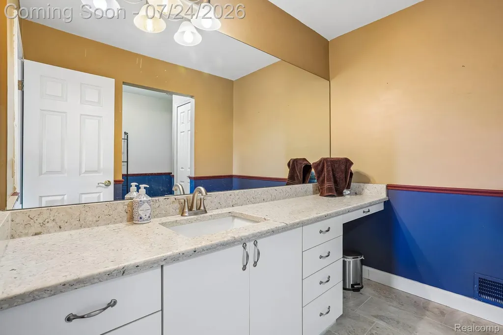 4500 Boxwood Court Oakland Charter Township MI 48306