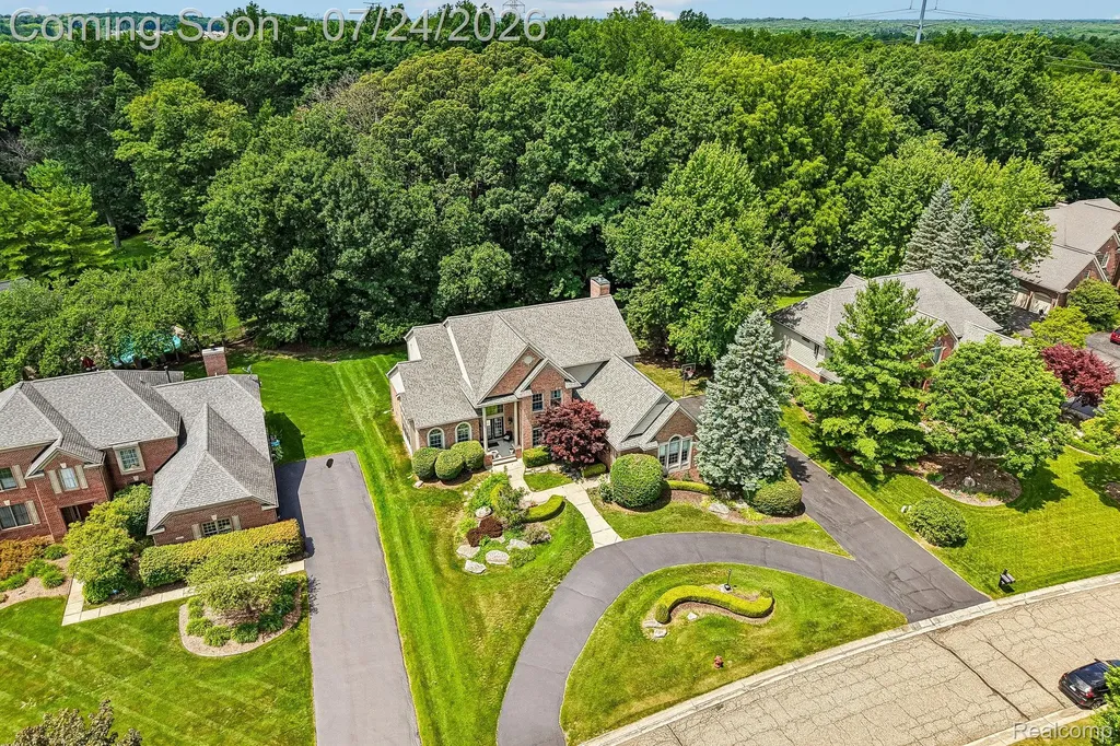 4500 Boxwood Court Oakland Charter Township MI 48306
