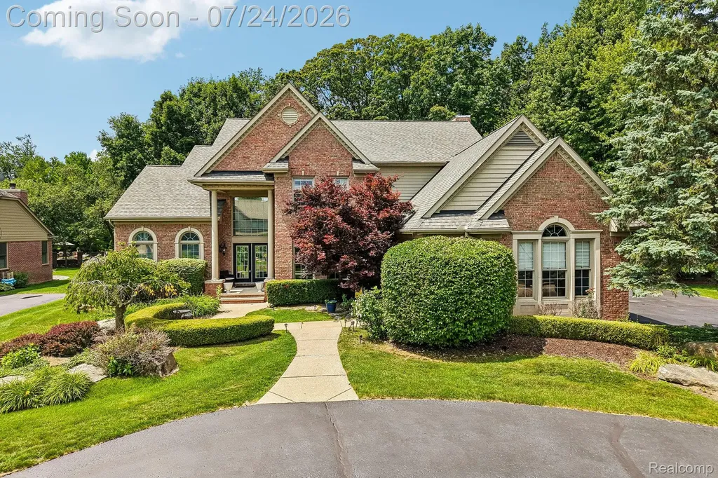 4500 Boxwood Court Oakland Charter Township MI 48306