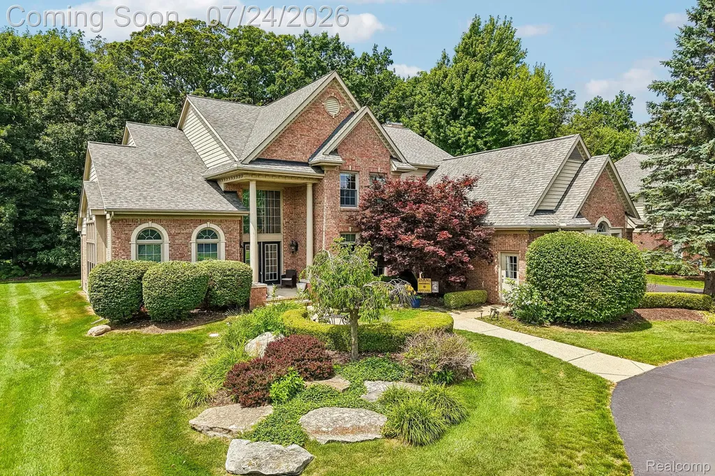 4500 Boxwood Court Oakland Charter Township MI 48306