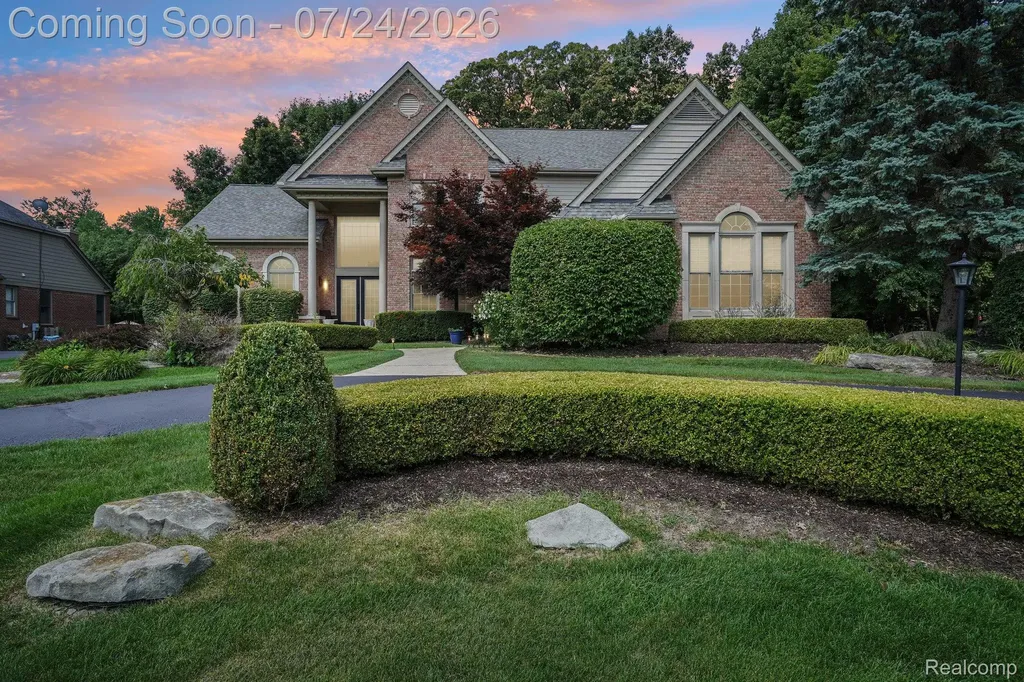 4500 Boxwood Court Oakland Charter Township MI 48306
