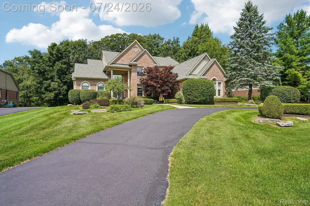 4500 Boxwood Court Oakland Charter Township MI 48306