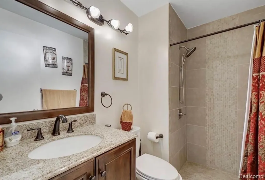 2472 Mulberry Square Bloomfield Hills City MI 48302