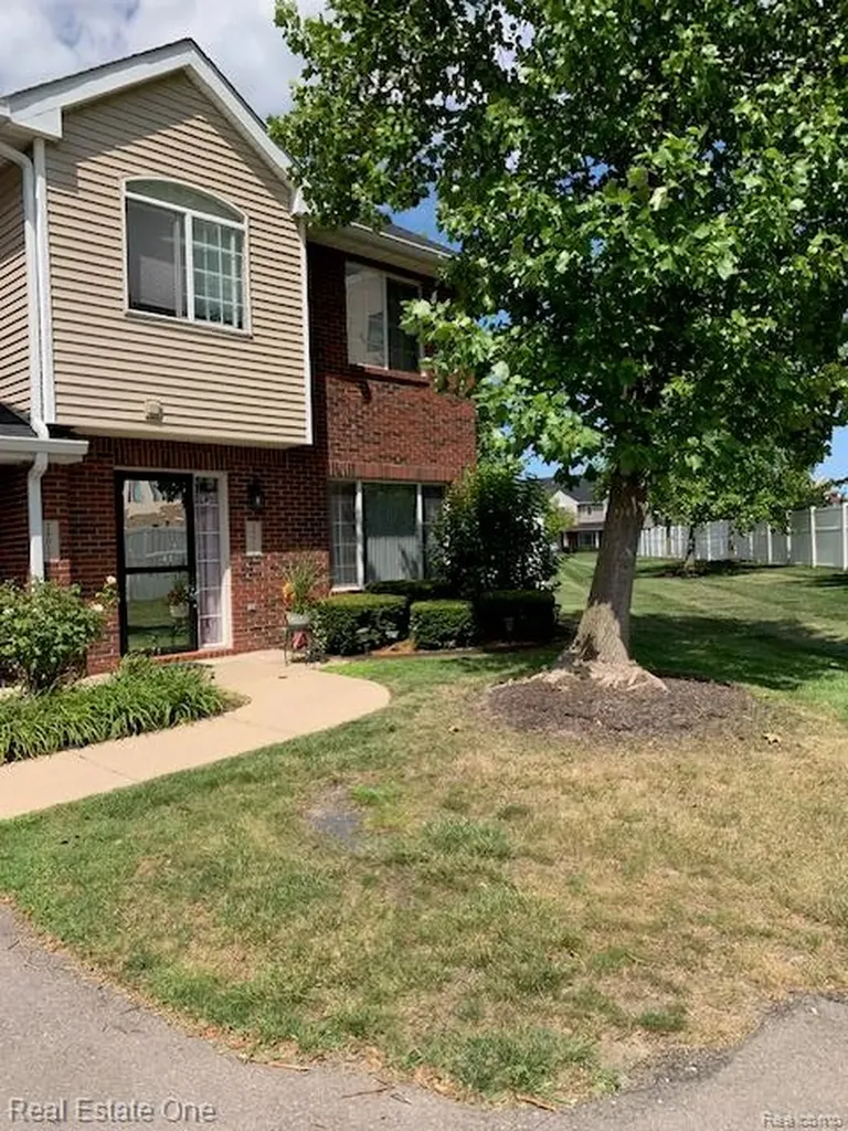 24015 Fairlane Boulevard Woodhaven City MI 48183
