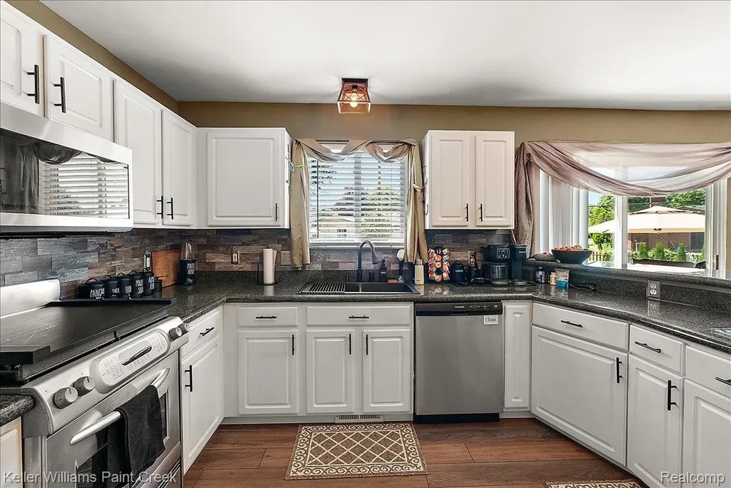 36317 Dickson Drive Sterling Heights City MI 48310