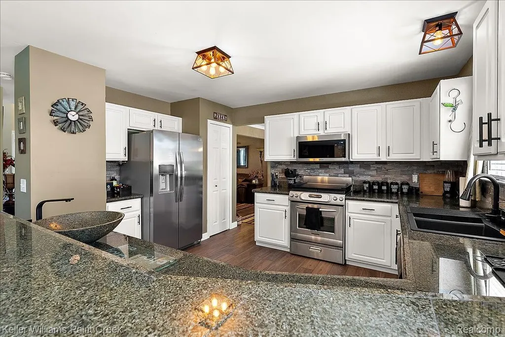 36317 Dickson Drive Sterling Heights City MI 48310