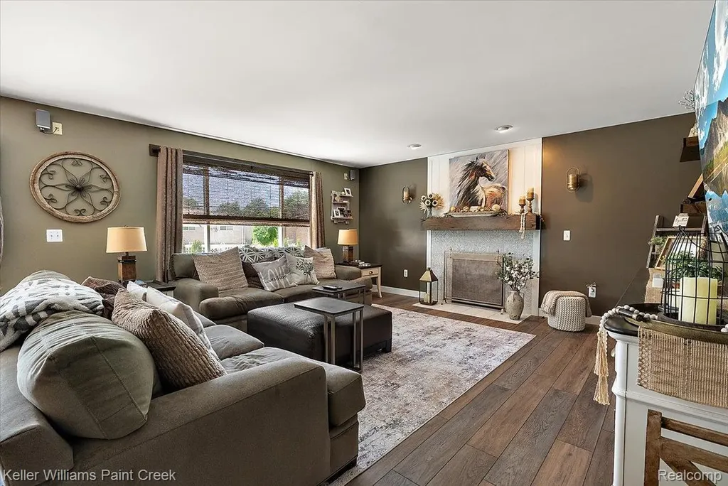 36317 Dickson Drive Sterling Heights City MI 48310