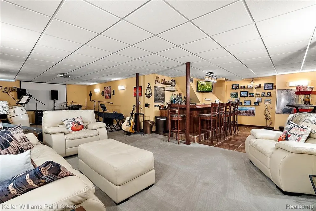 36317 Dickson Drive Sterling Heights City MI 48310