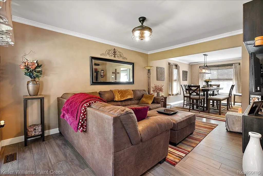 36317 Dickson Drive Sterling Heights City MI 48310