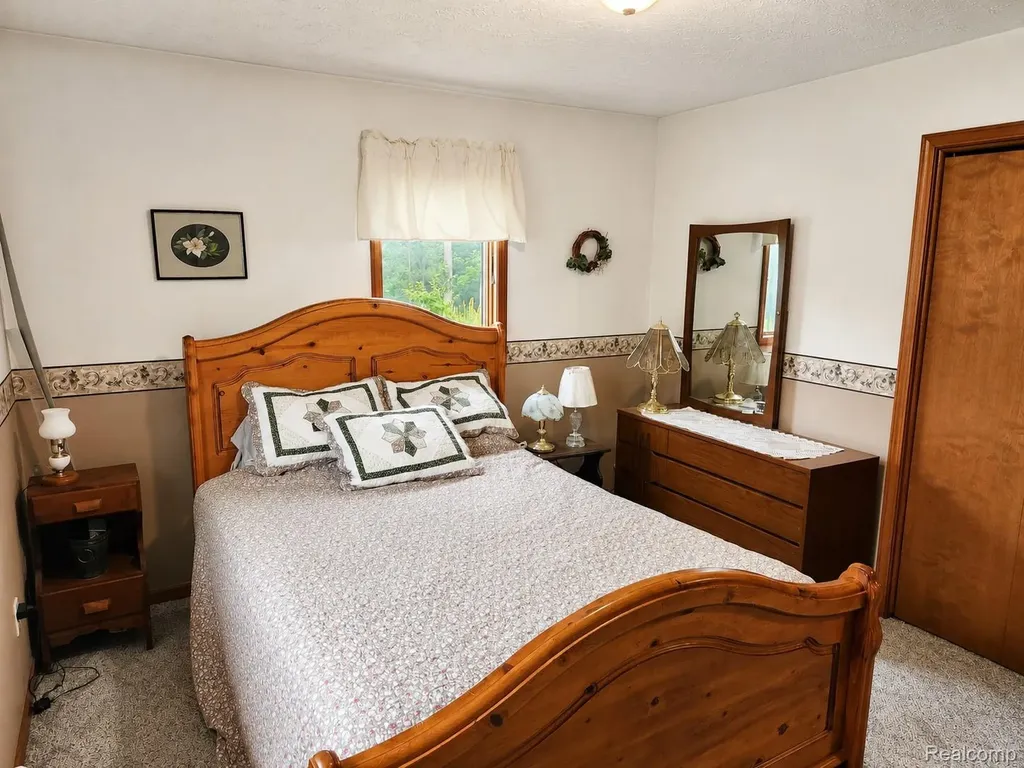 11183 Wolf Road Charlton Township MI 49751