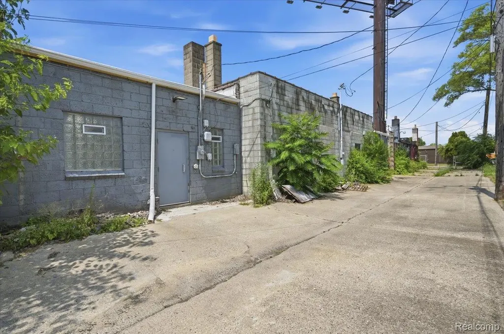 18060 James Couzens Freeway Detroit City MI 48235