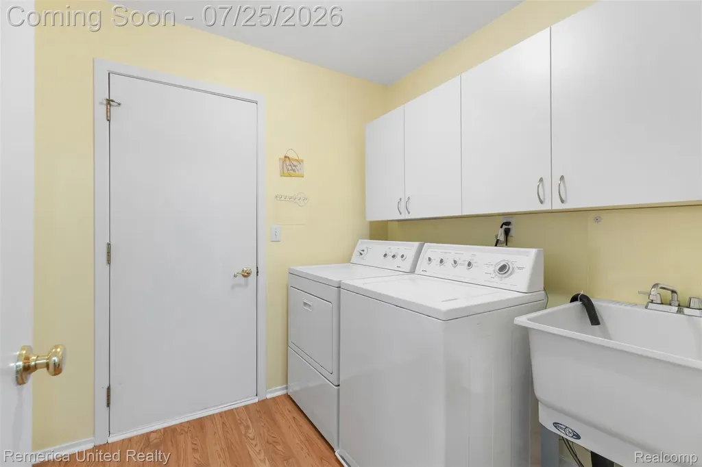 2241 Meadow Brook Court Commerce Charter Township MI 48390