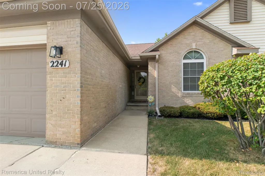 2241 Meadow Brook Court Commerce Charter Township MI 48390