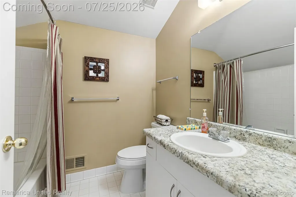 2241 Meadow Brook Court Commerce Charter Township MI 48390