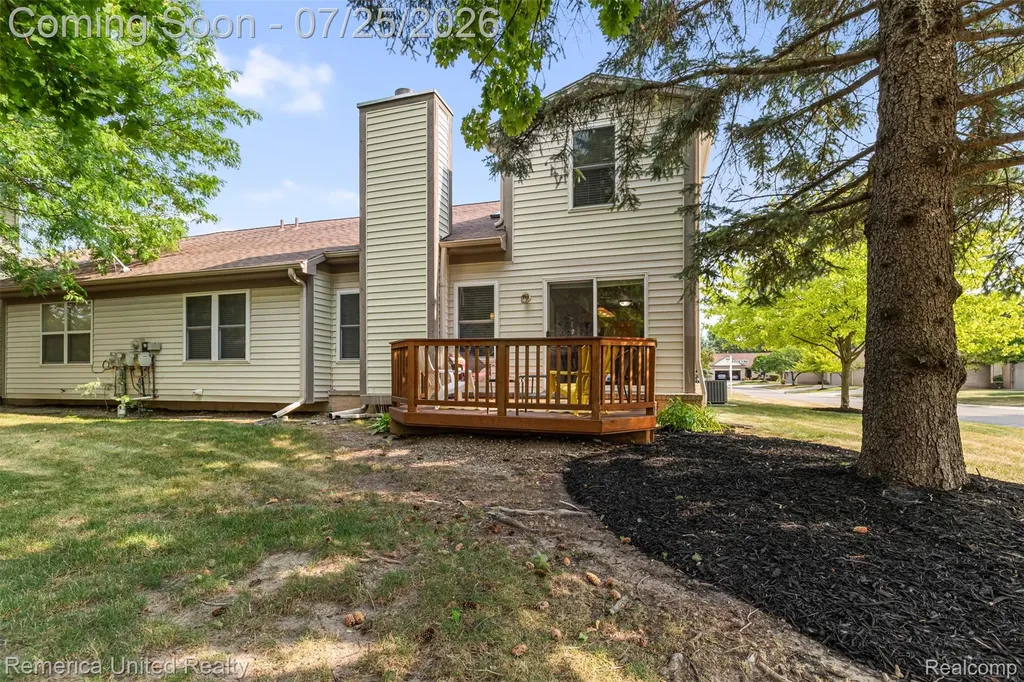 2241 Meadow Brook Court Commerce Charter Township MI 48390