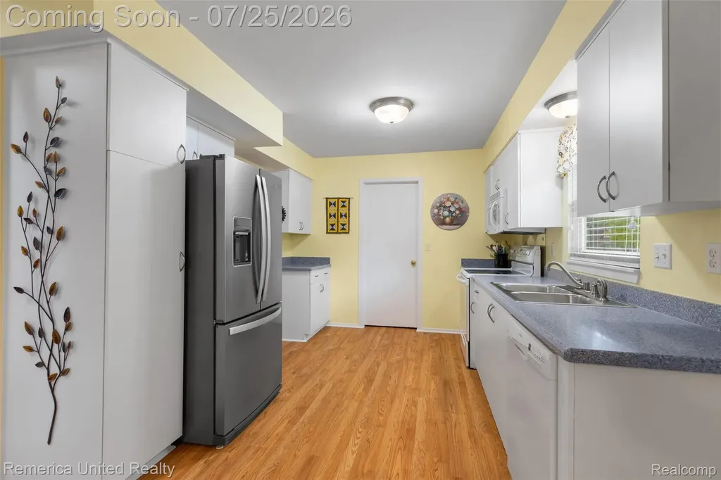 2241 Meadow Brook Court Commerce Charter Township MI 48390