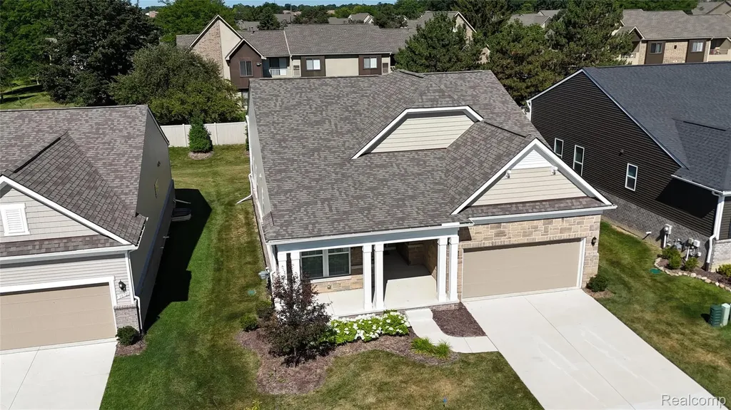 38731 Chasewood Court Farmington Hills City MI 48335