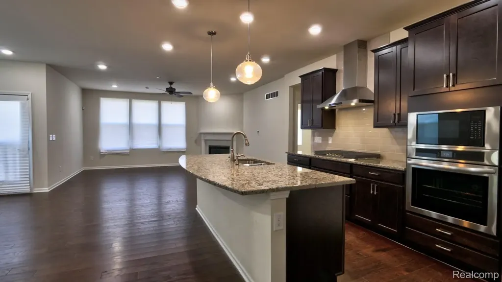 38731 Chasewood Court Farmington Hills City MI 48335