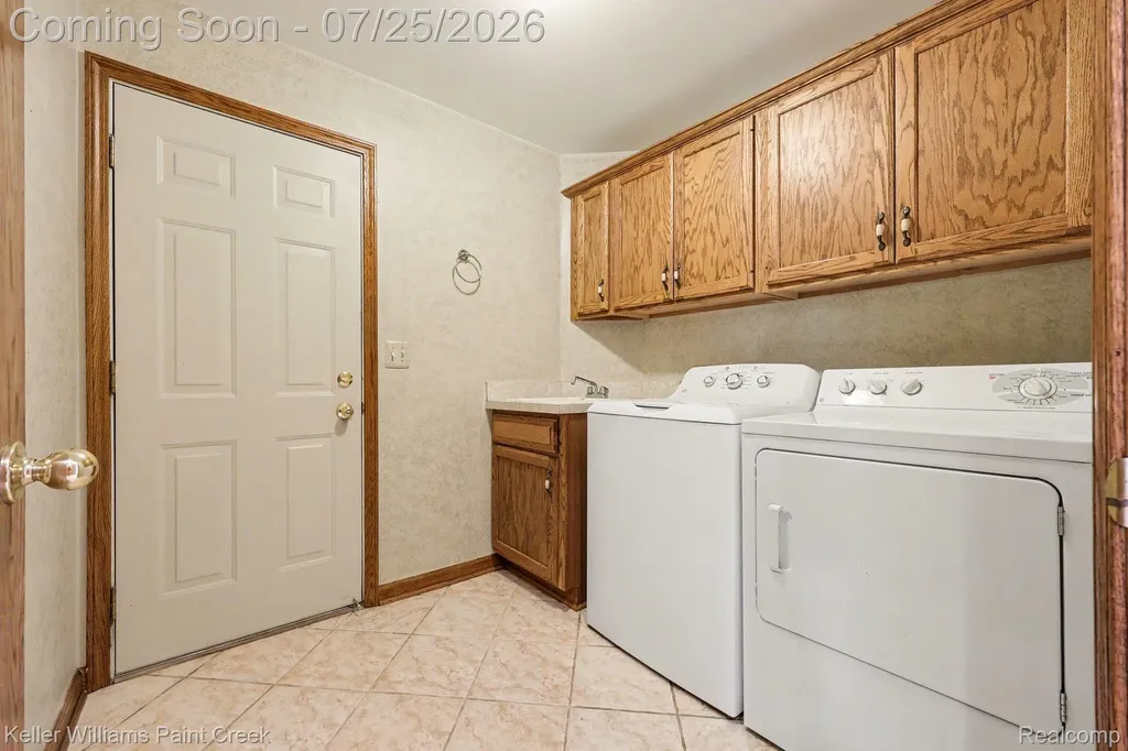 10404 Saint John Drive Algonac City MI 48001