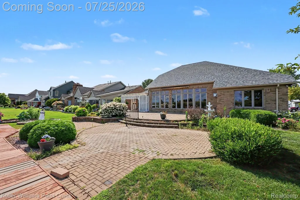 10404 Saint John Drive Algonac City MI 48001