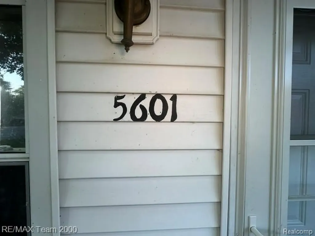 5601 Parkview Street Frenchtown Township MI 48166
