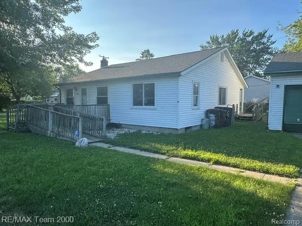 5601 Parkview Street Frenchtown Township MI 48166