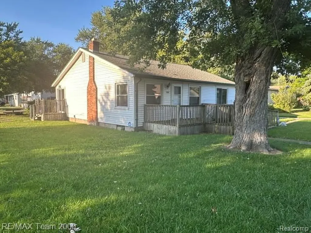 5601 Parkview Street Frenchtown Township MI 48166