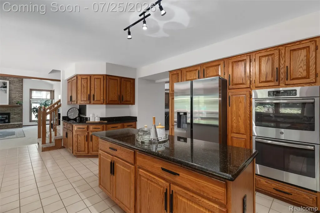 3740 Merriweather Lane Rochester Hills City MI 48306