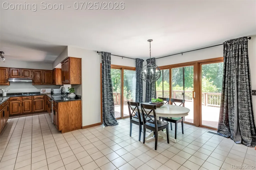 3740 Merriweather Lane Rochester Hills City MI 48306