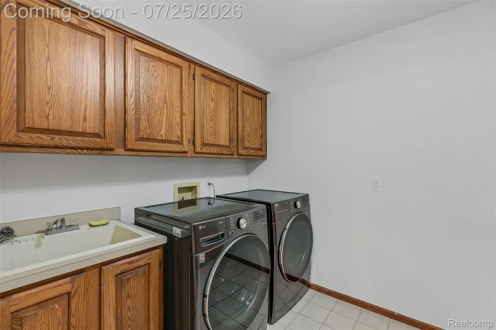 3740 Merriweather Lane Rochester Hills City MI 48306