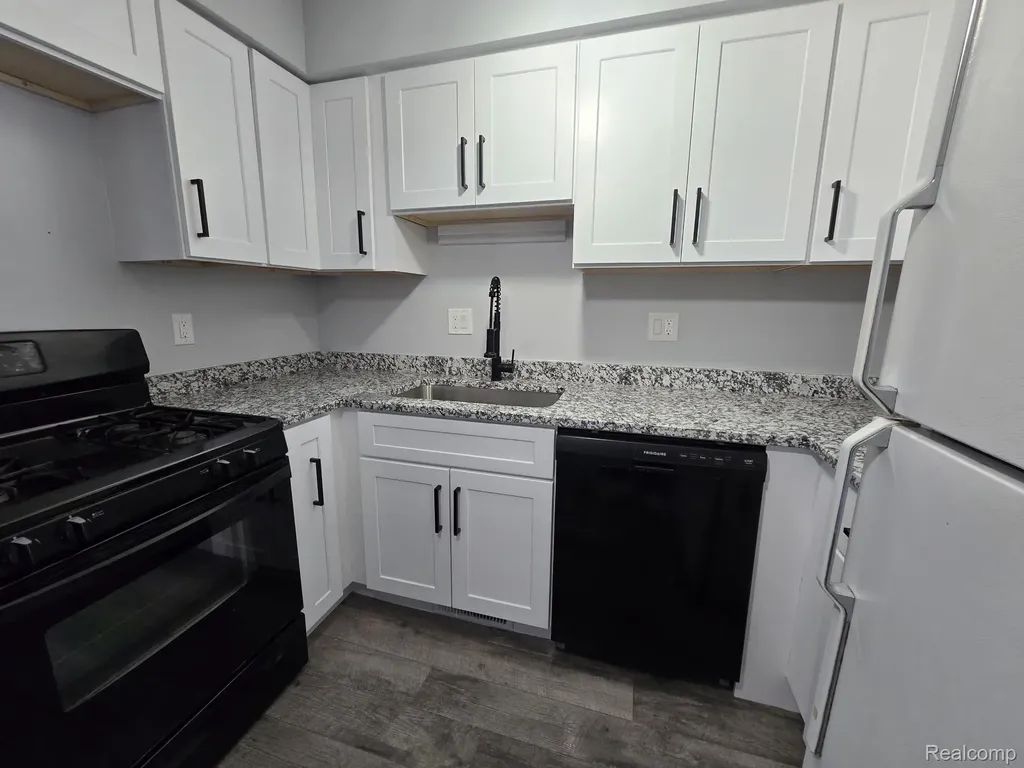 8410 Hickory Drive Sterling Heights City MI 48312