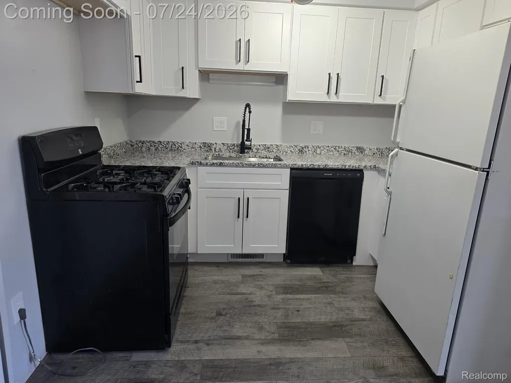 8410 Hickory Dr Drive Sterling Heights City MI 48312